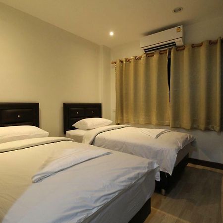 Chaiwat Guesthouse Bangkok Exterior photo
