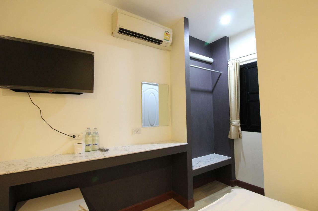 Chaiwat Guesthouse Bangkok Exterior photo