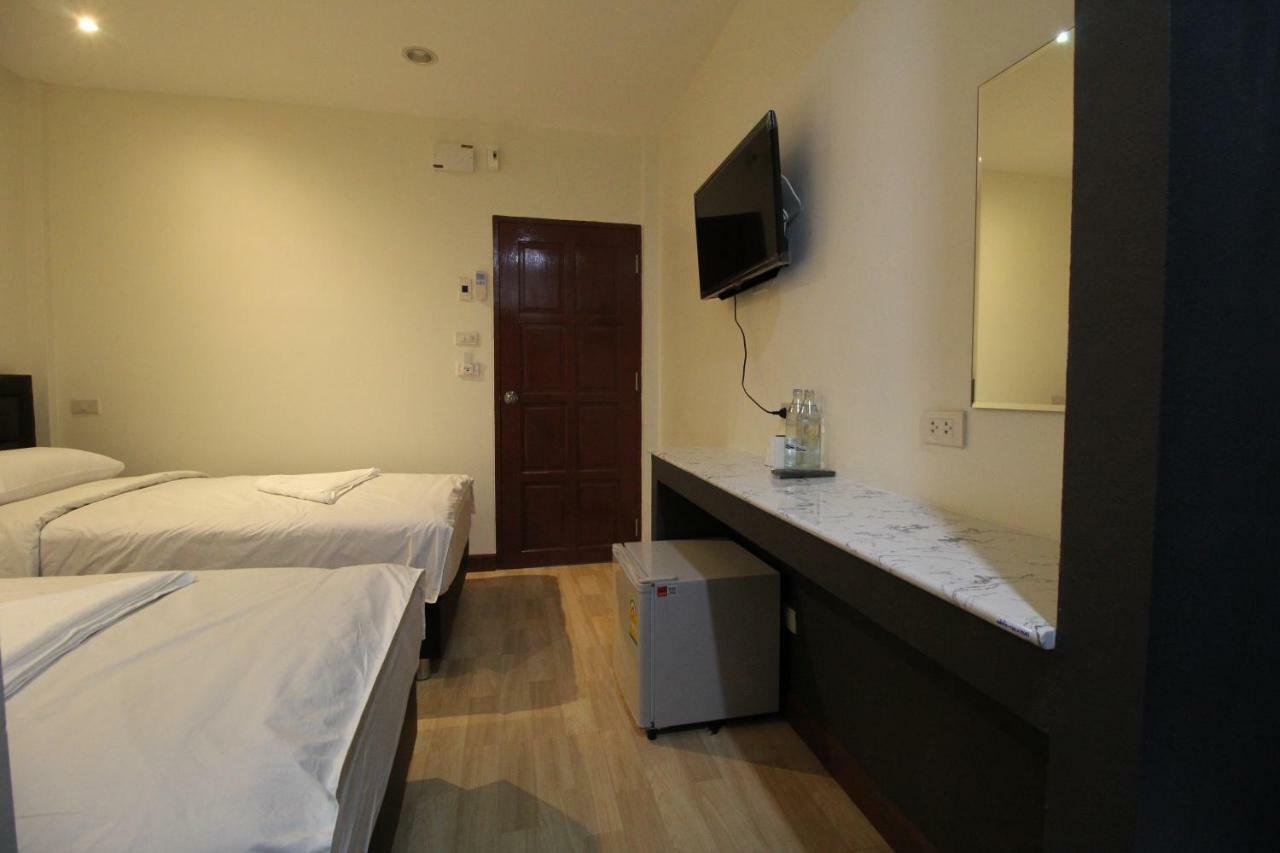 Chaiwat Guesthouse Bangkok Exterior photo