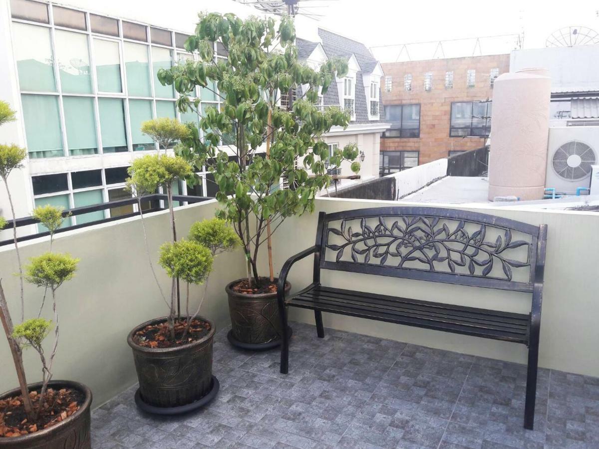 Chaiwat Guesthouse Bangkok Exterior photo
