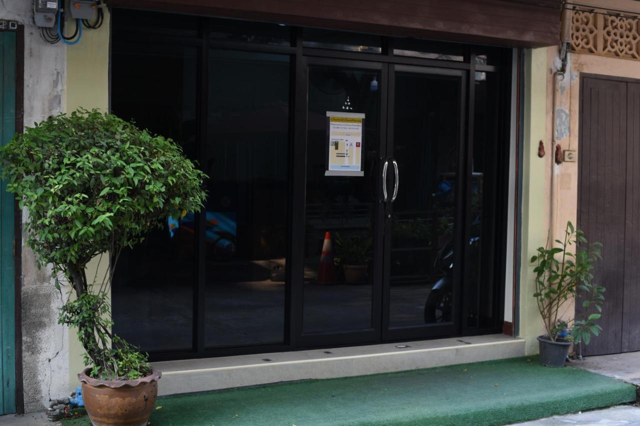 Chaiwat Guesthouse Bangkok Exterior photo